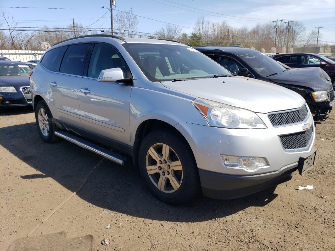 2011 CHEVROLET TRAVERSE L - Image 4