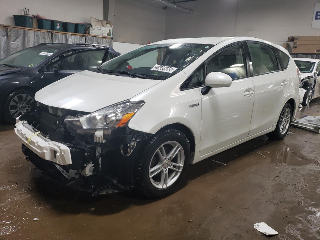 2015 TOYOTA PRIUS V car image