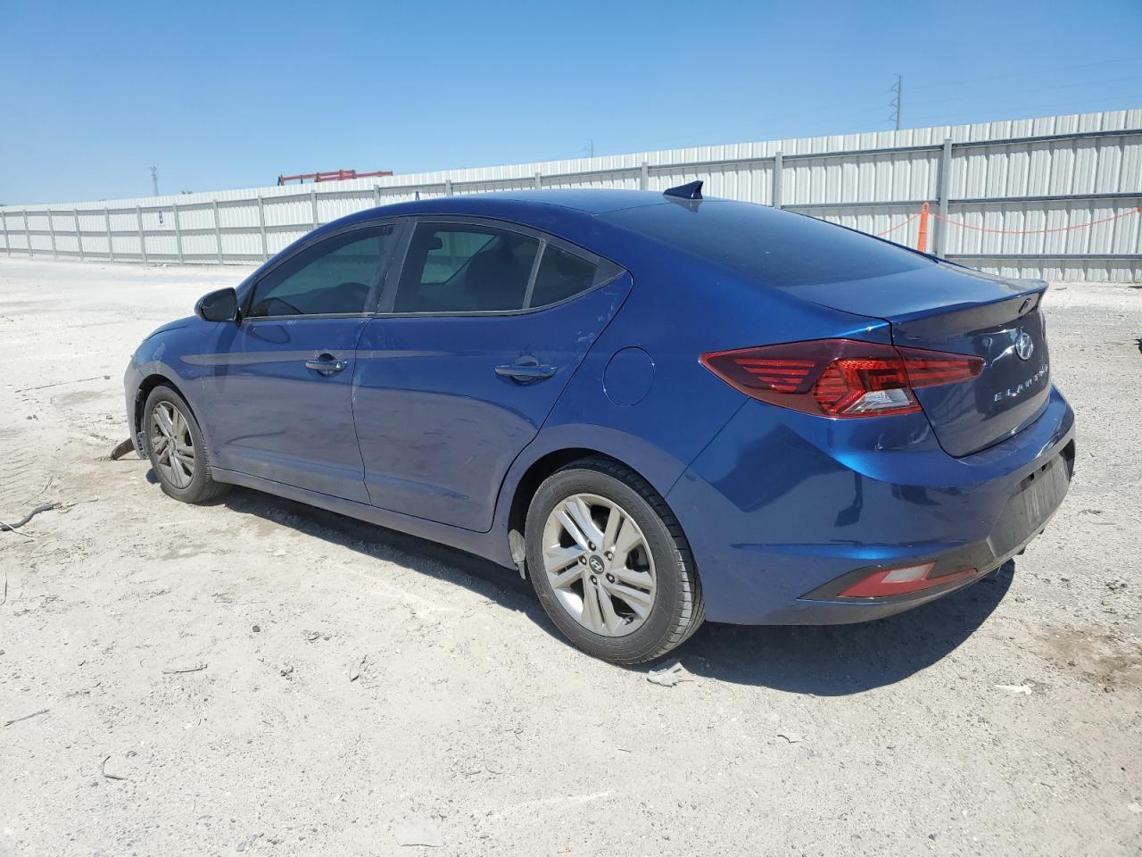 2019 HYUNDAI ELANTRA SE - Image 2