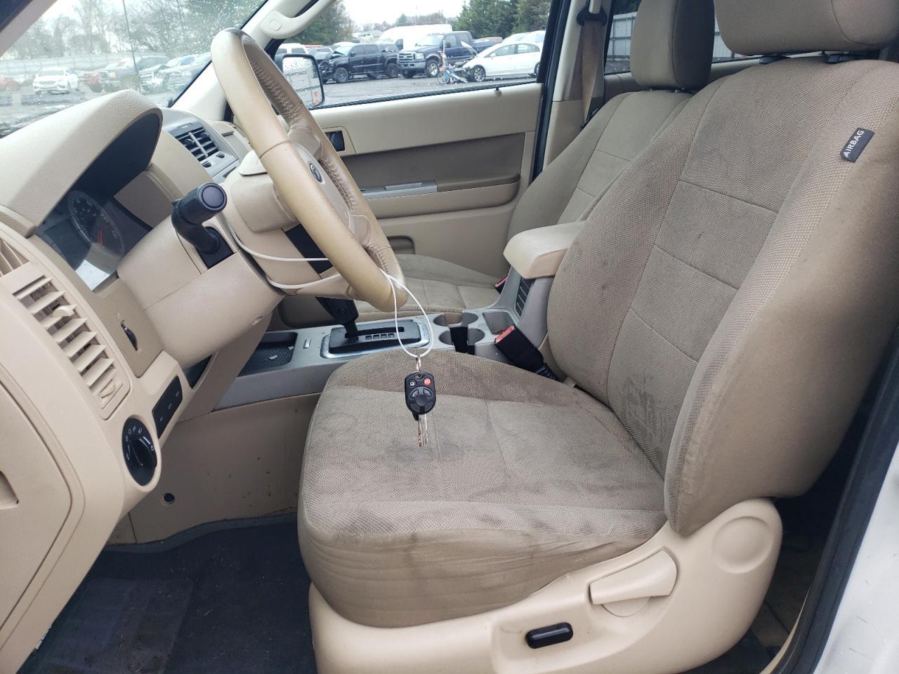 2010 FORD ESCAPE XLT - Image 7