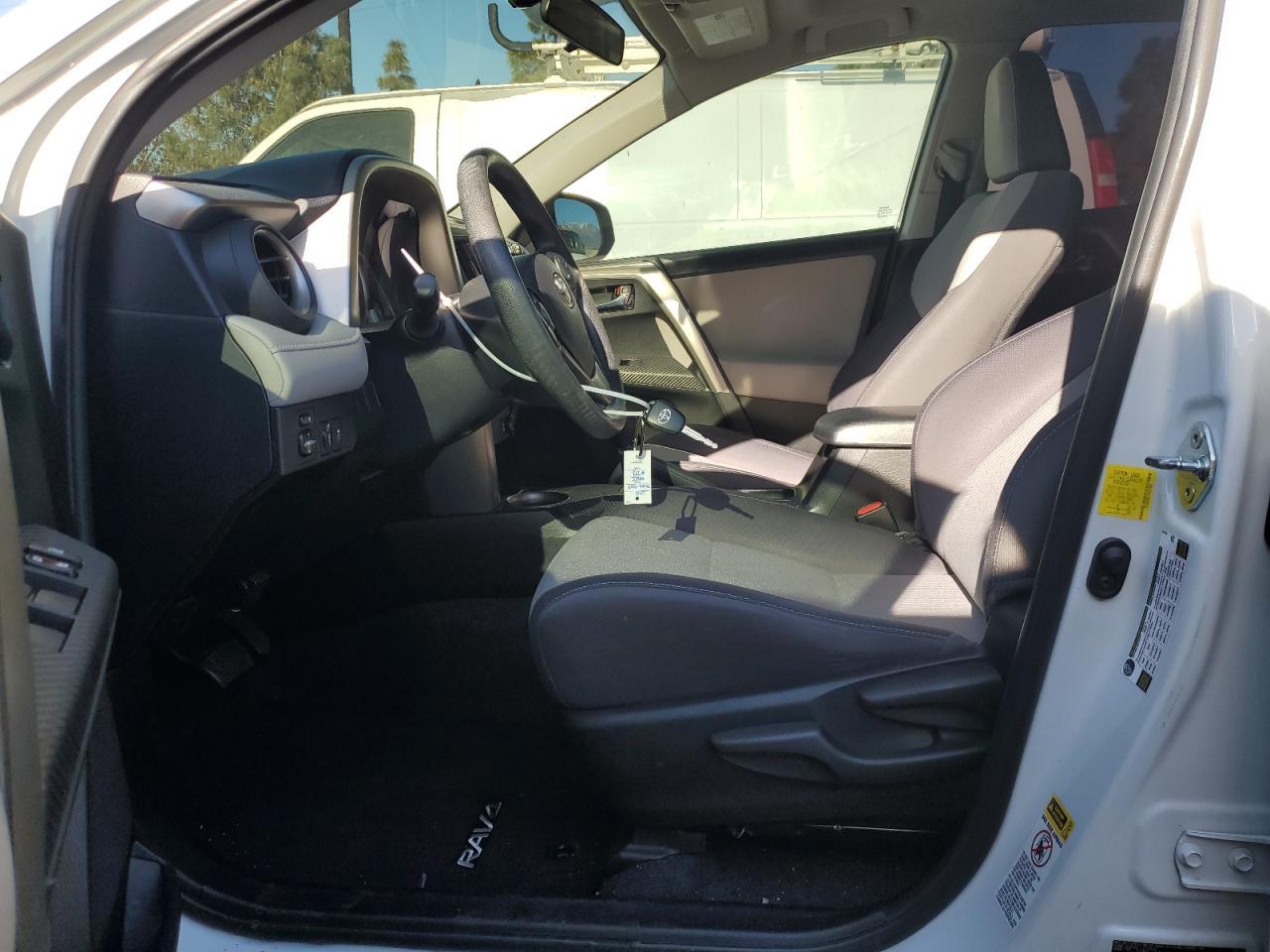 2015 TOYOTA RAV4 XLE - Фото 7