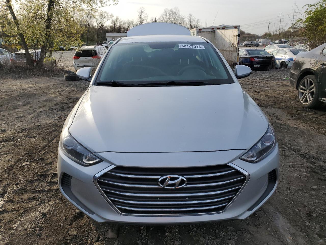 2018 HYUNDAI ELANTRA SE - Image 5