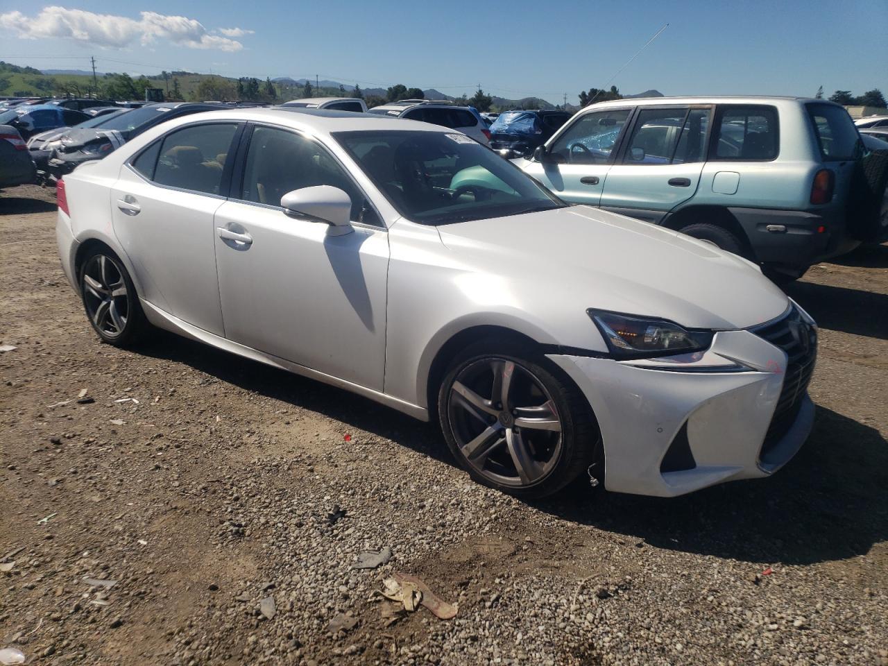 2017 LEXUS IS 200T - Фото 4