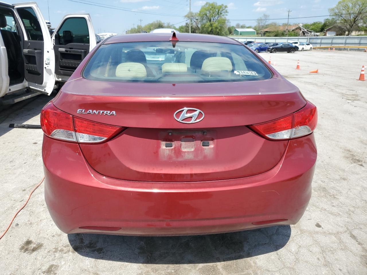 2013 HYUNDAI ELANTRA GL - Image 6