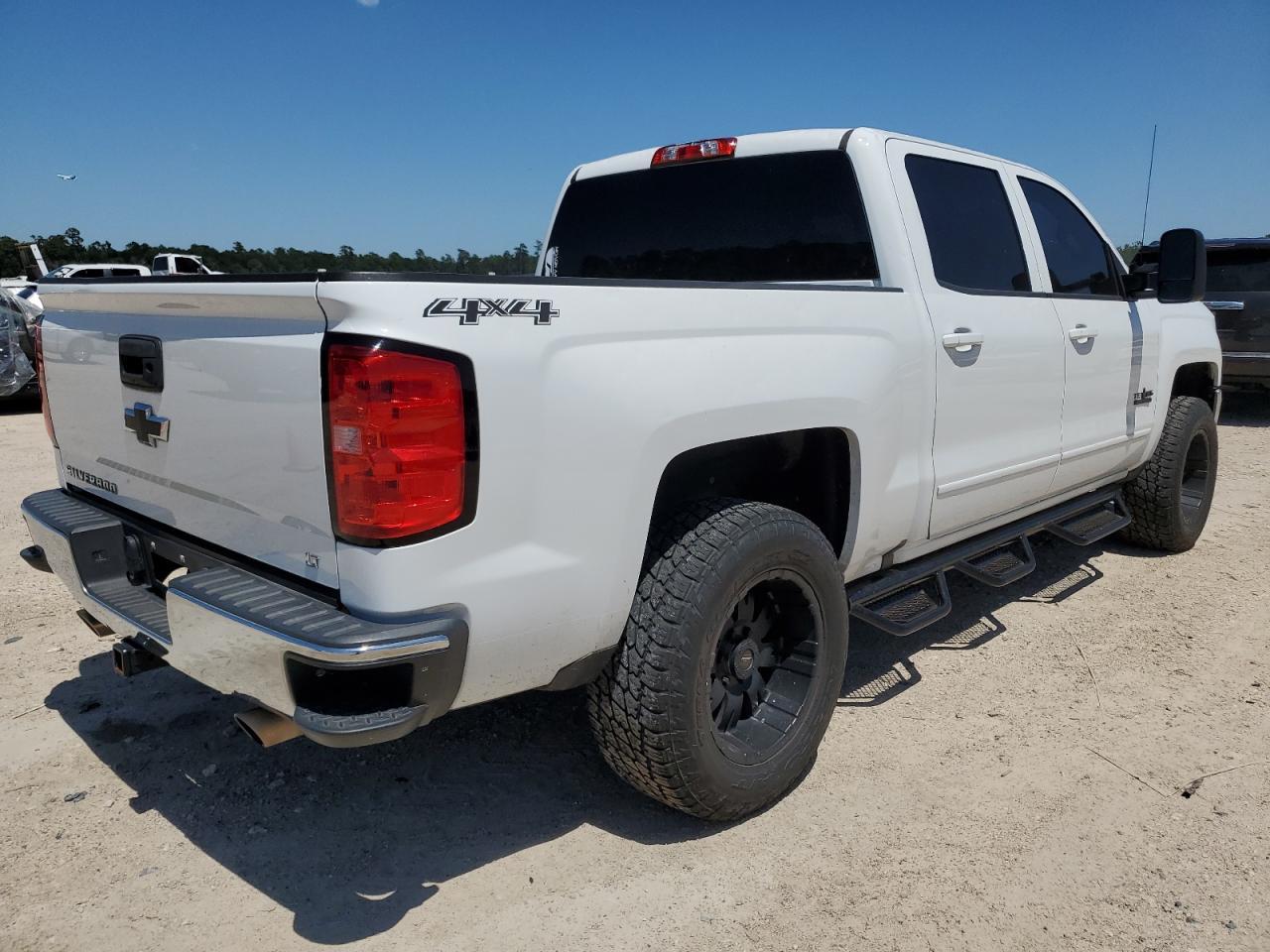 2017 CHEVROLET SILVERADO - Фото 3