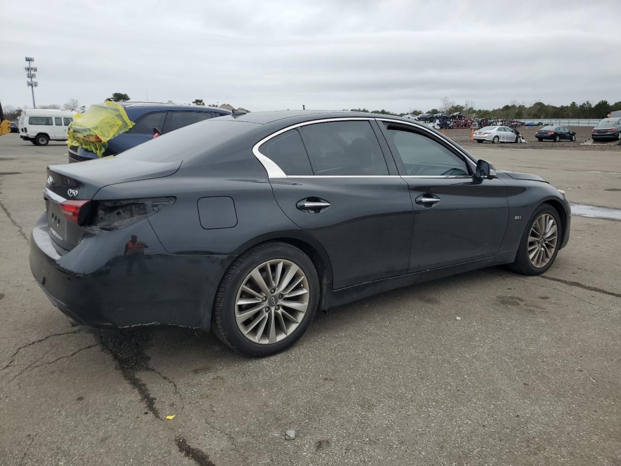 2018 INFINITI Q50 LUXE - Image 3