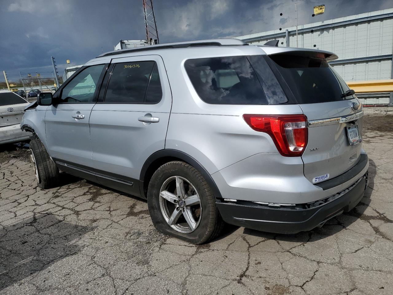 2018 FORD EXPLORER X - Image 2