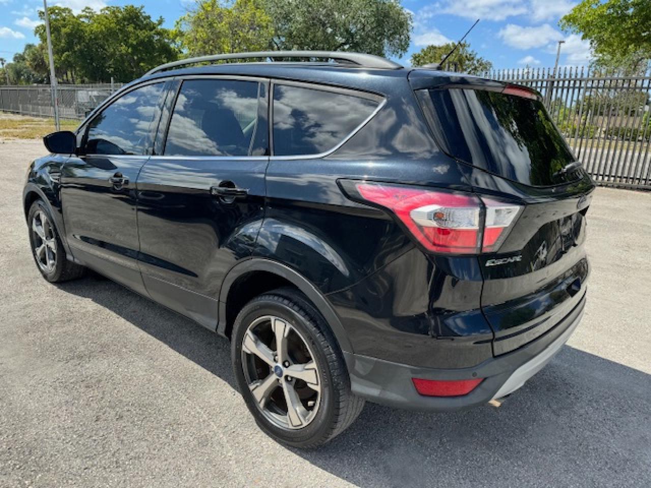 2017 FORD ESCAPE SE - Фото 2