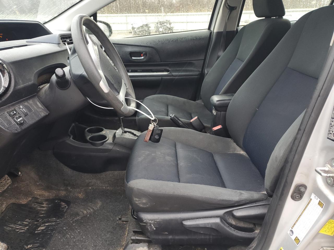 2015 TOYOTA PRIUS C - Image 7