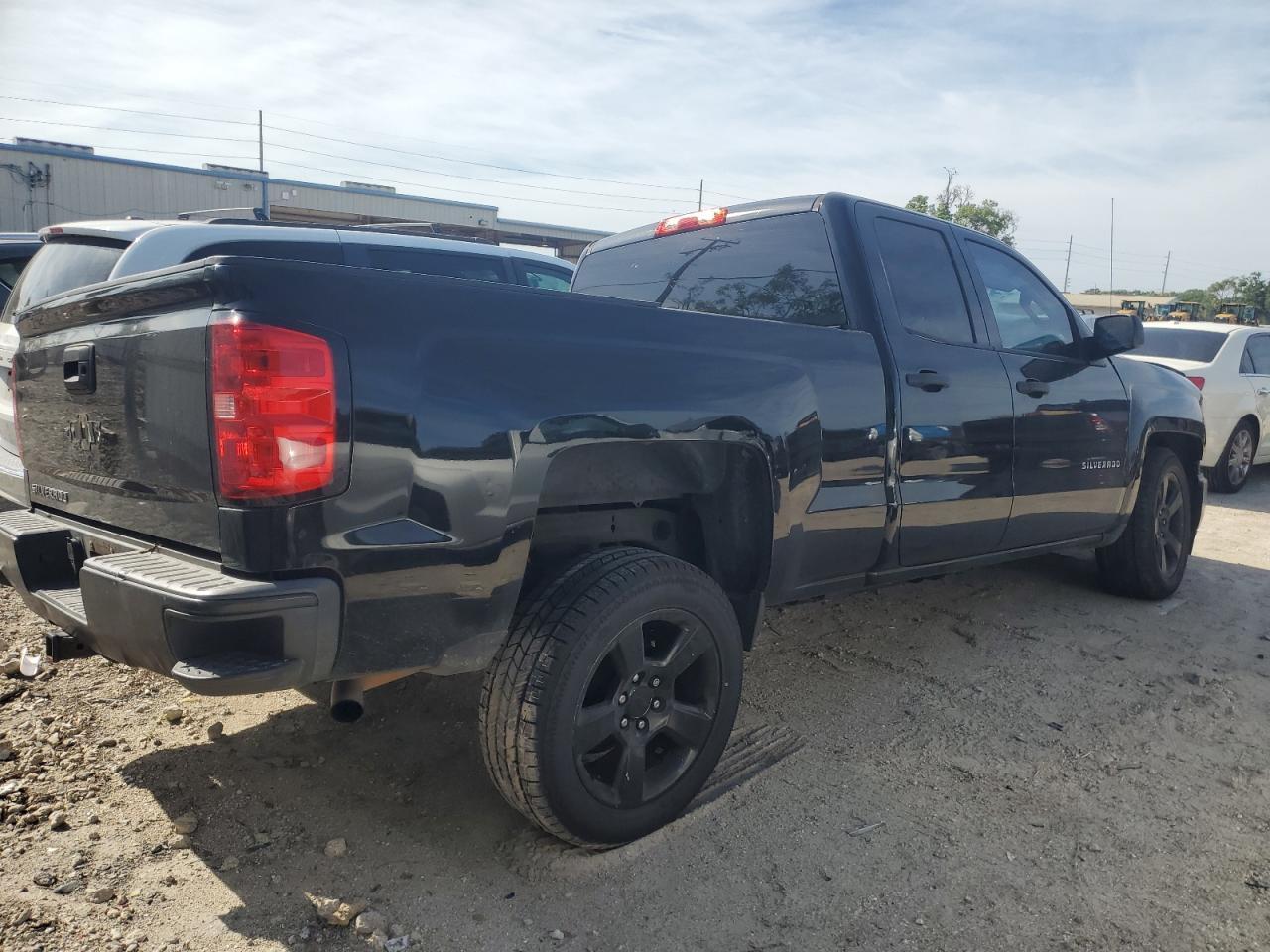 2015 CHEVROLET SILVERADO - Фото 3