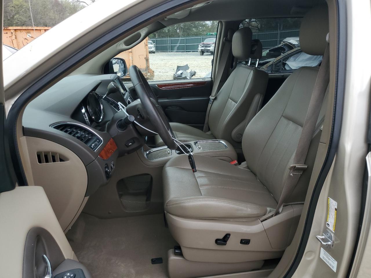 2014 CHRYSLER TOWN & COU - Image 7