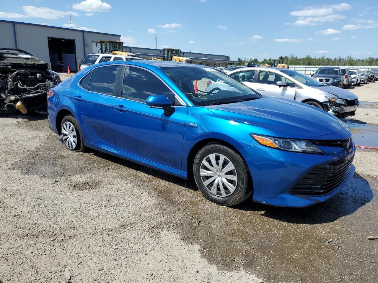 2019 TOYOTA CAMRY LE - Image 4