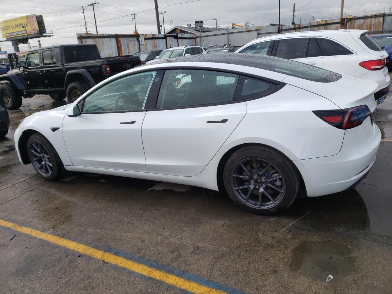 2023 TESLA MODEL 3 - Фото 2