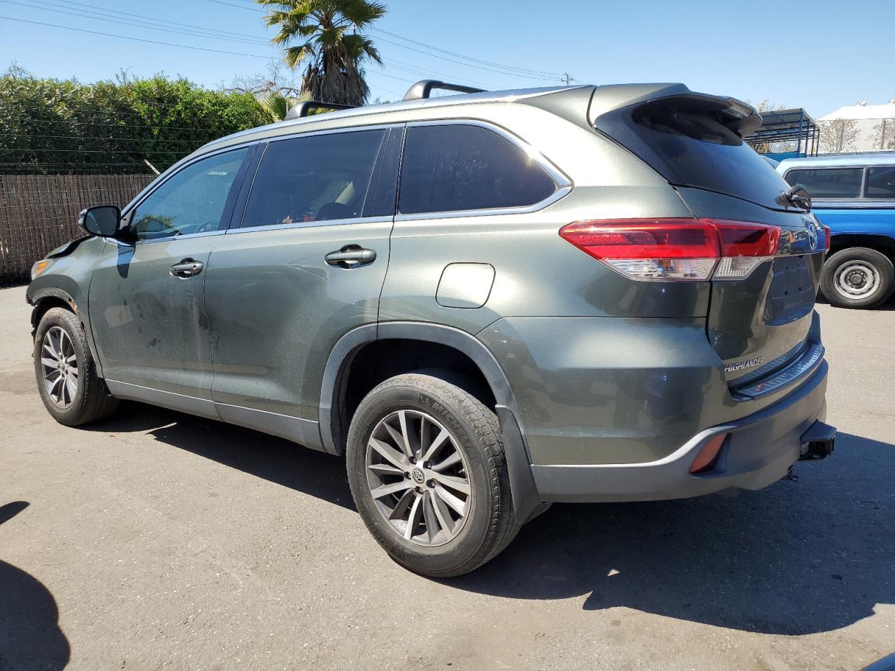2019 TOYOTA HIGHLANDER - Фото 2