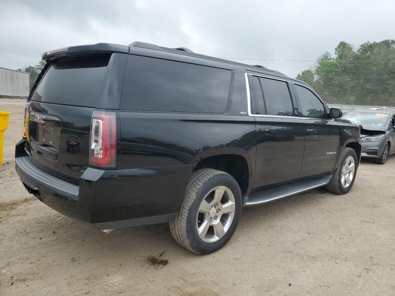2016 GMC YUKON XL C - Фото 3