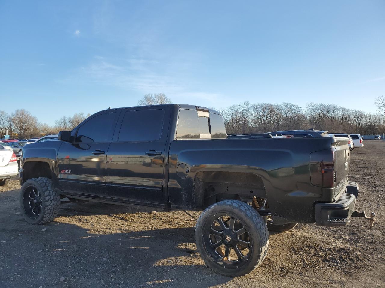 2017 CHEVROLET SILVERADO - Image 2