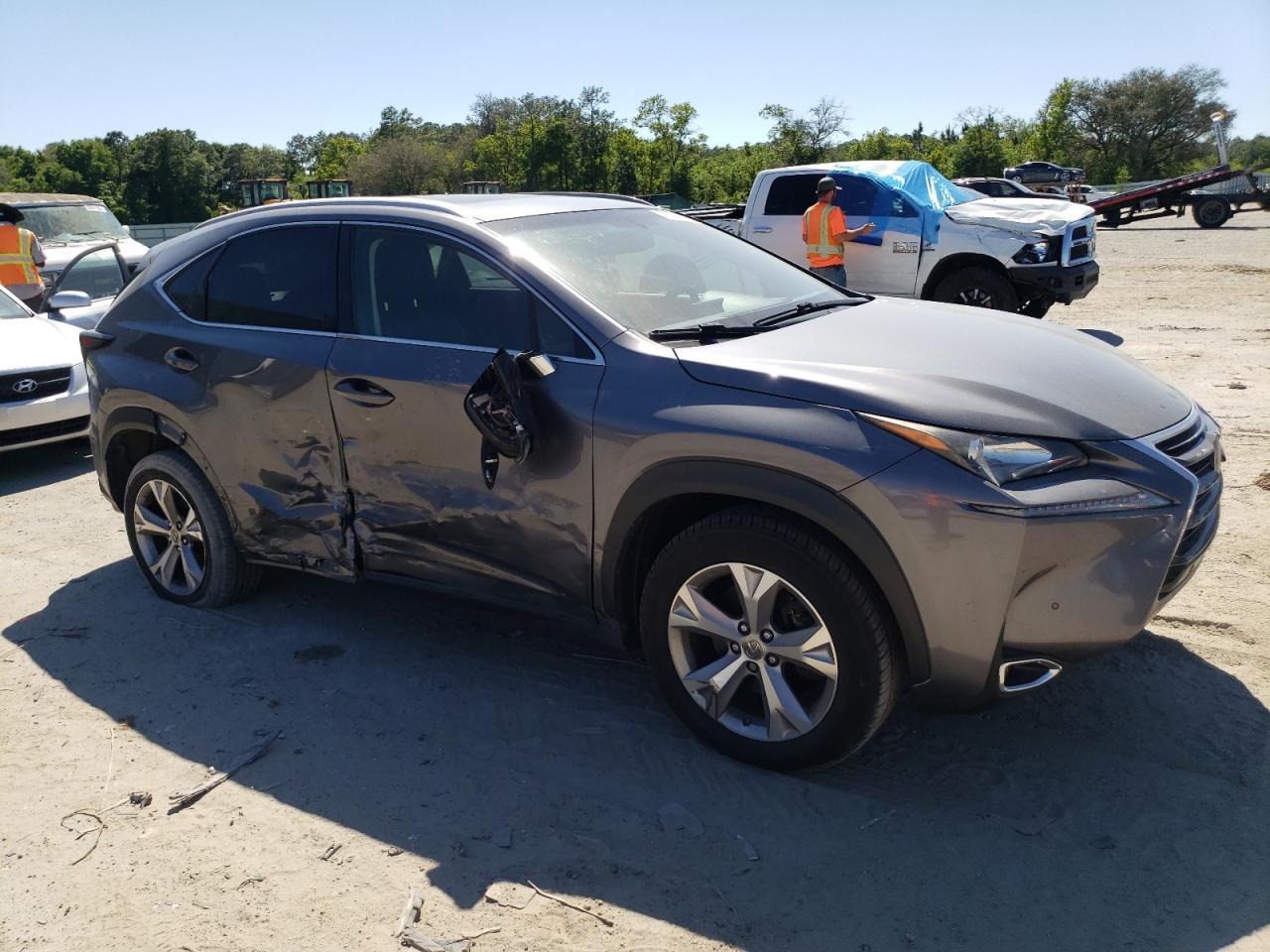 2017 LEXUS NX 200T BA - Фото 4