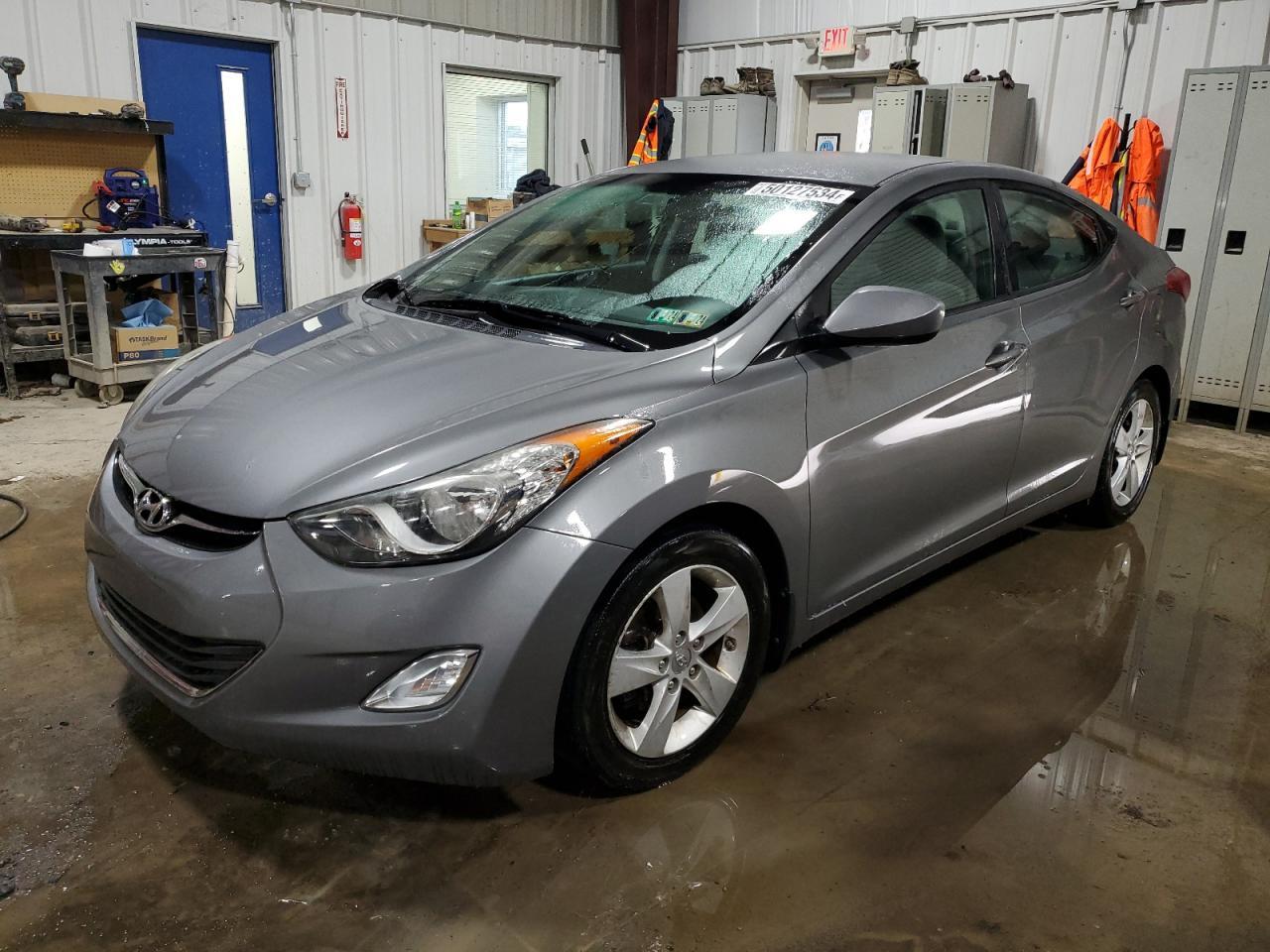 2013 HYUNDAI ELANTRA GL