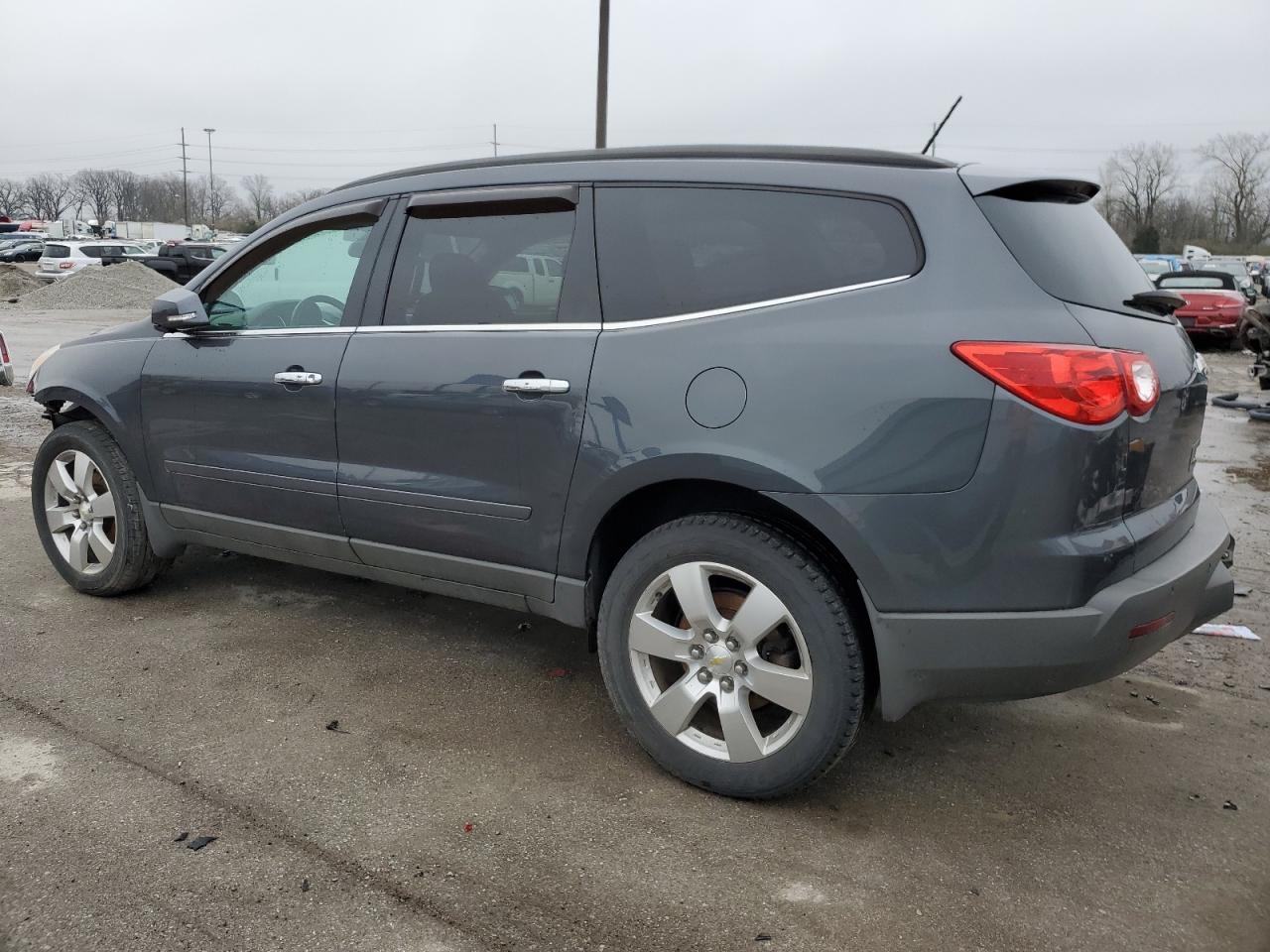 2012 CHEVROLET TRAVERSE L - Image 2