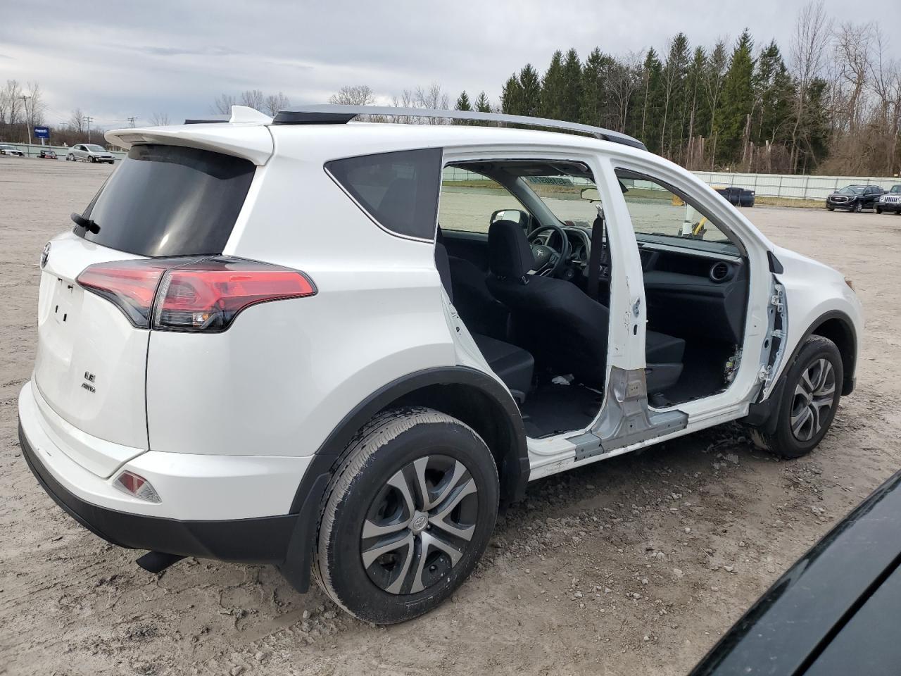 2017 TOYOTA RAV4 LE - Image 3