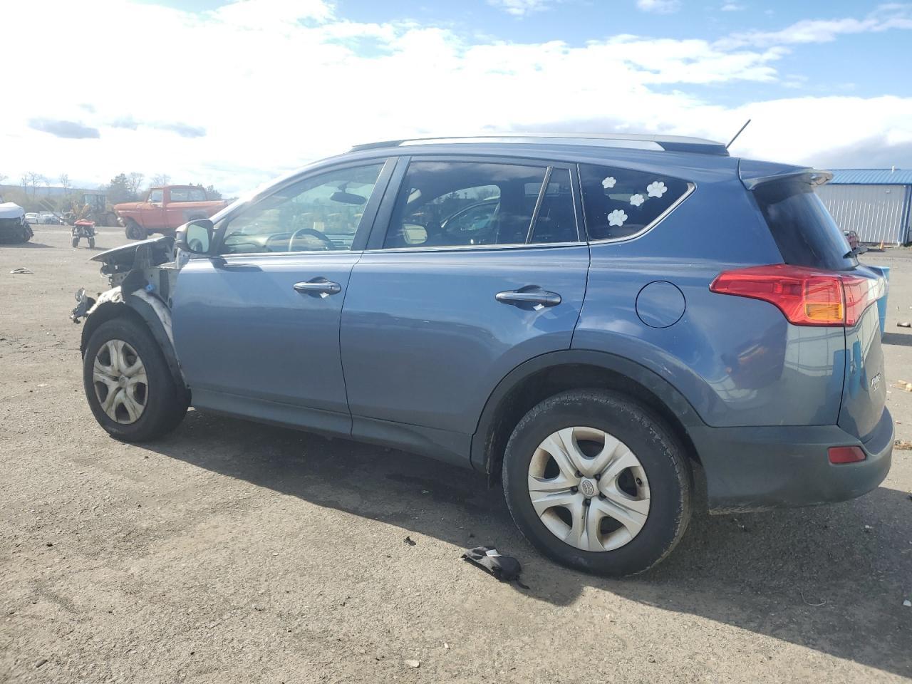 2014 TOYOTA RAV4 LE - Фото 2