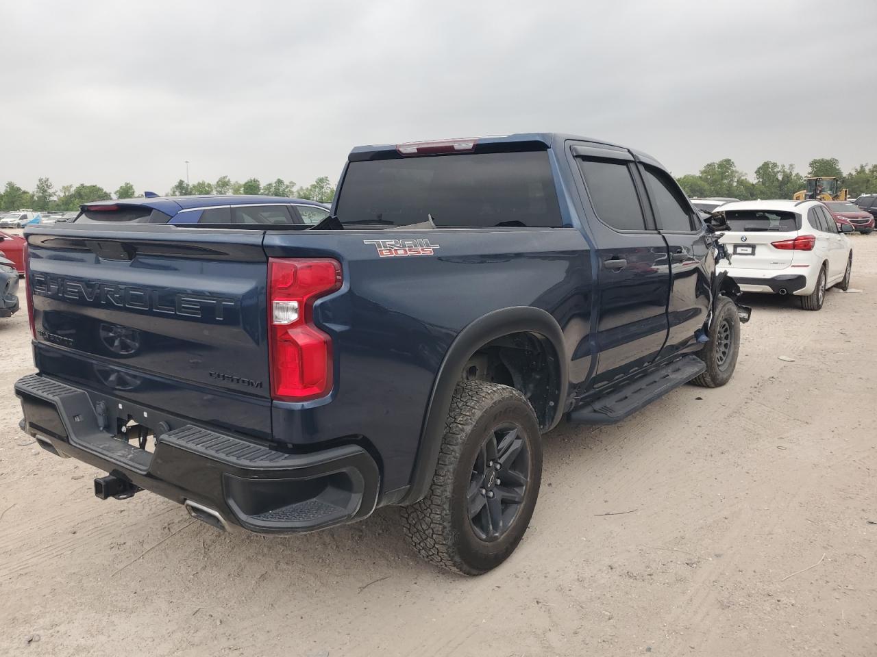 2021 CHEVROLET SILVERADO - Фото 3