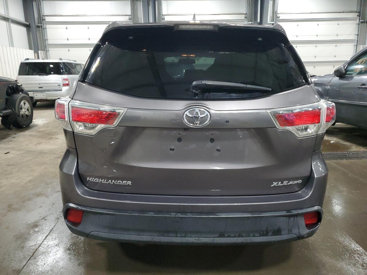 2015 TOYOTA HIGHLANDER - Фото 6