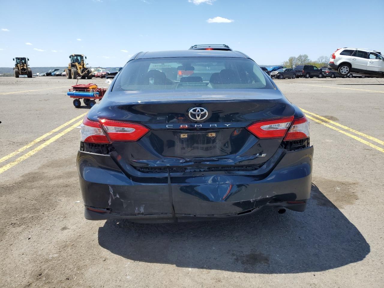 2018 TOYOTA CAMRY L - Фото 6