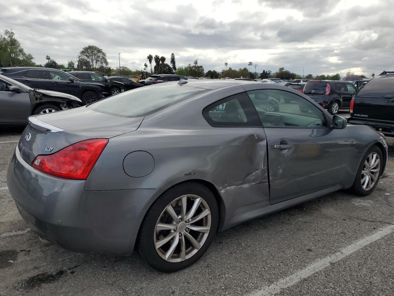 2011 INFINITI G37 BASE - Фото 3