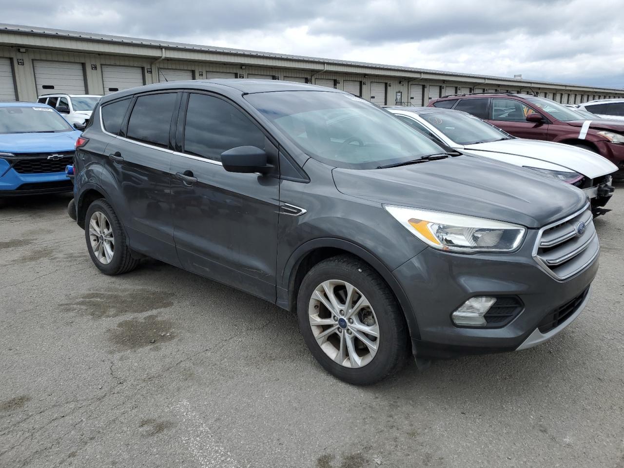 2017 FORD ESCAPE SE - Фото 4