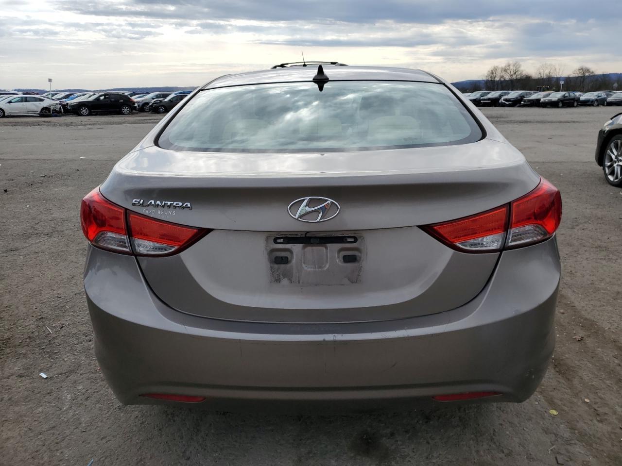 2013 HYUNDAI ELANTRA GL - Фото 6