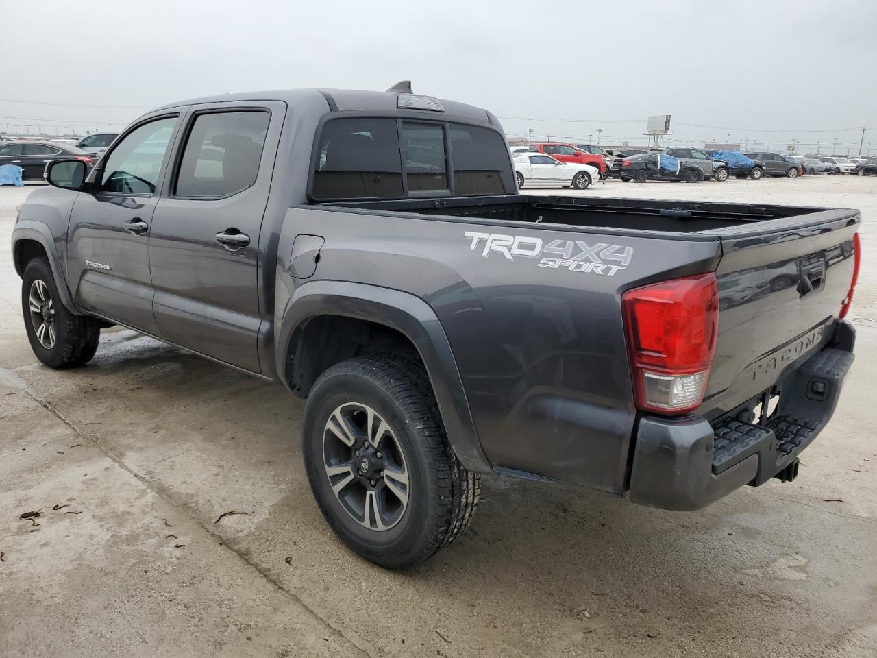 2016 TOYOTA TACOMA DOU - Фото 2