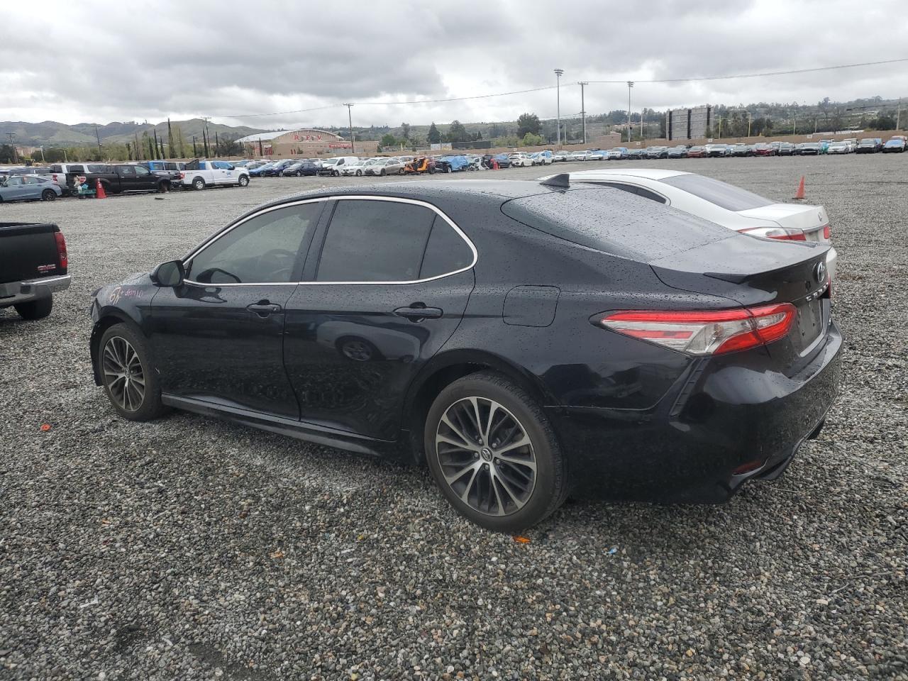 2019 TOYOTA CAMRY L - Фото 2