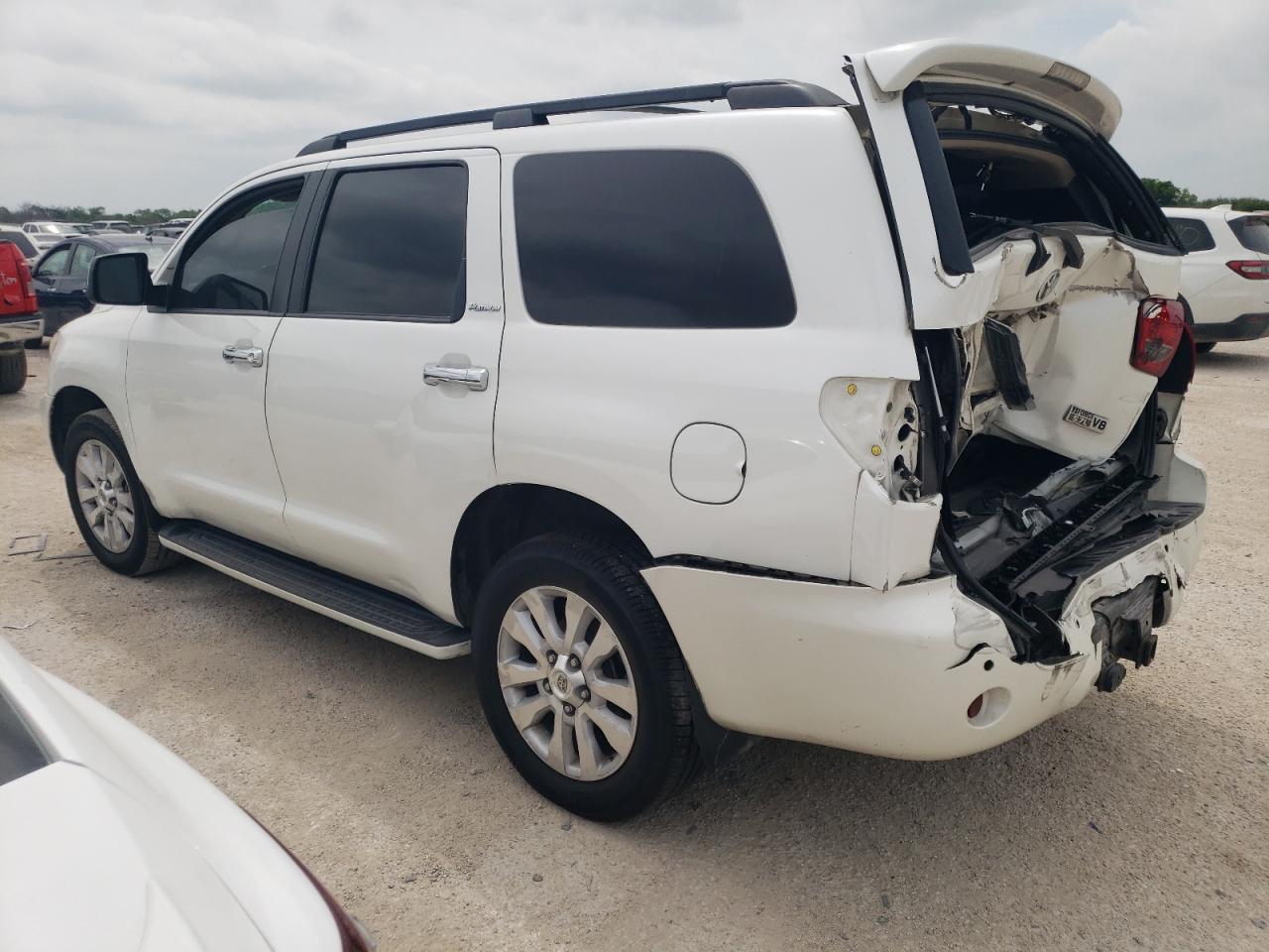 2016 TOYOTA SEQUOIA PL - Image 2