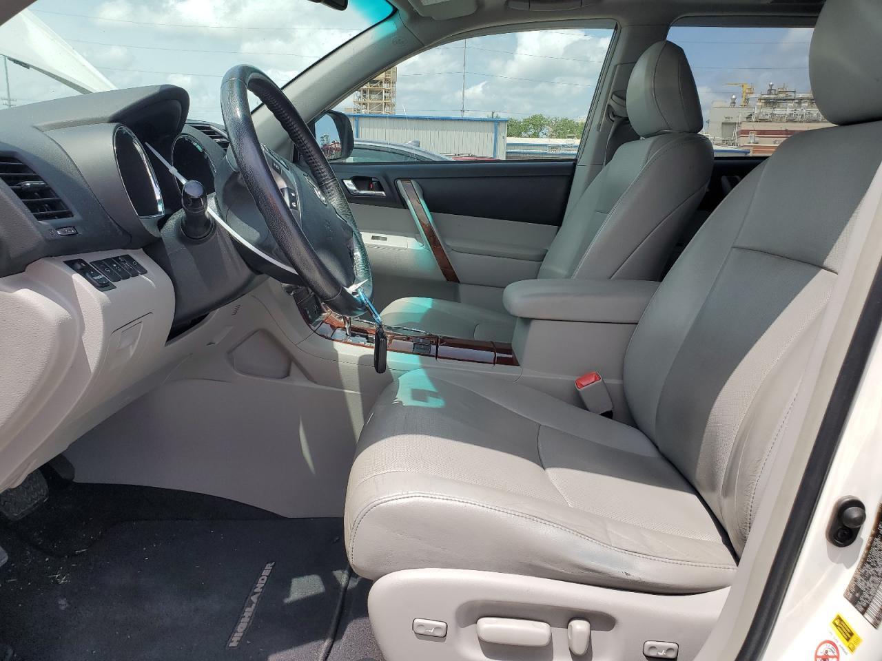2012 TOYOTA HIGHLANDER - Image 7