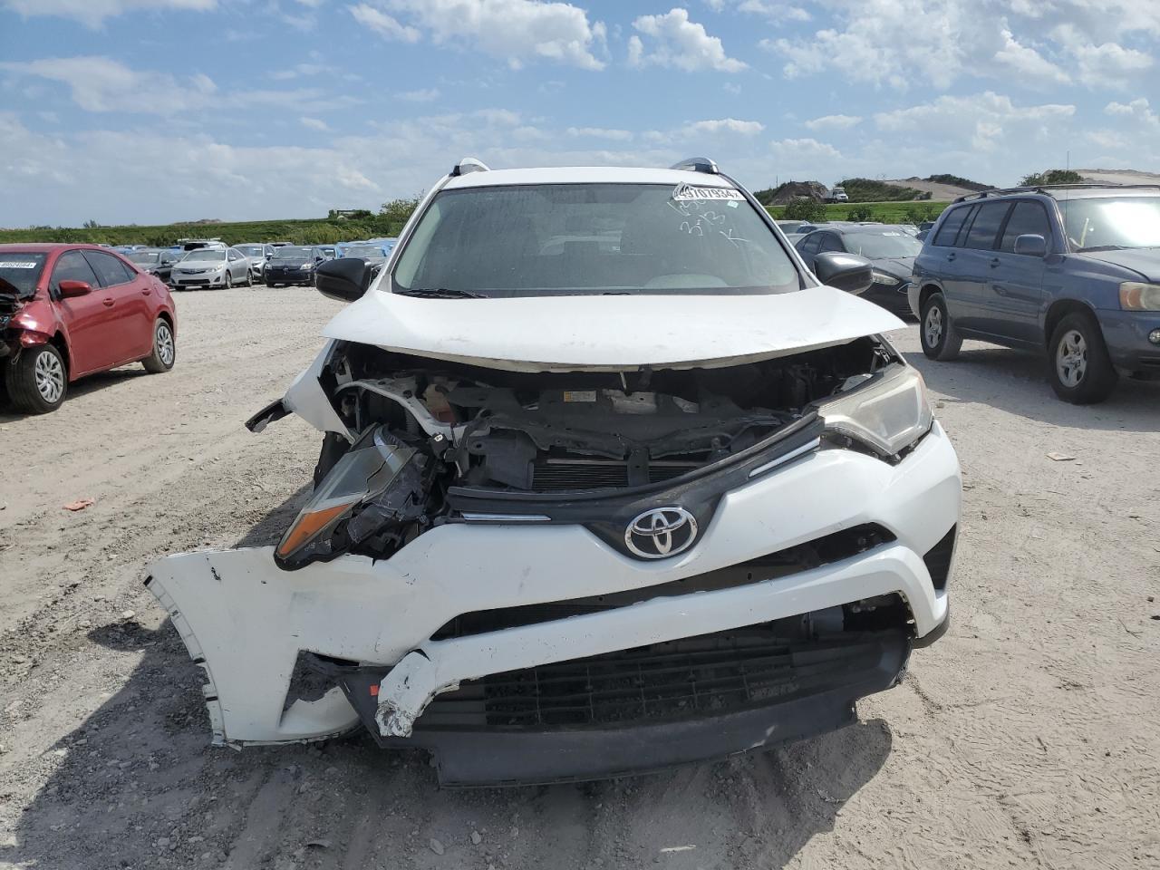 2016 TOYOTA RAV4 LE - Фото 5
