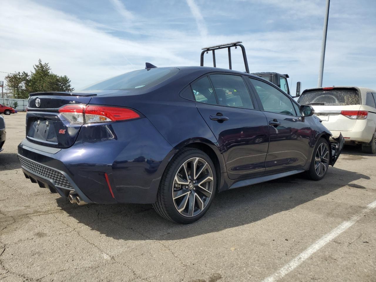 2022 TOYOTA COROLLA SE - Фото 3