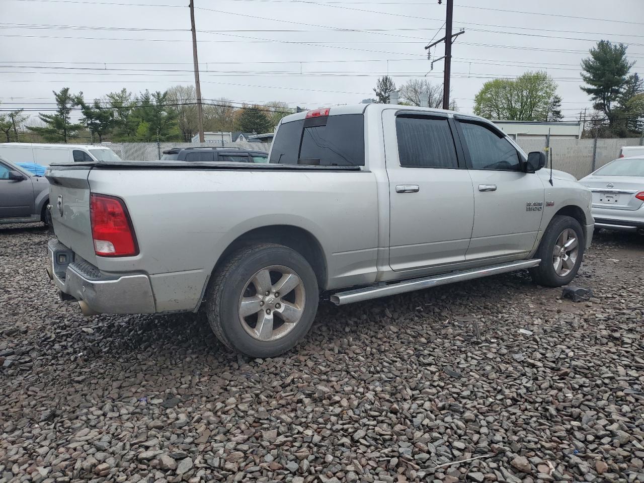 2017 RAM 1500 SLT - Image 3