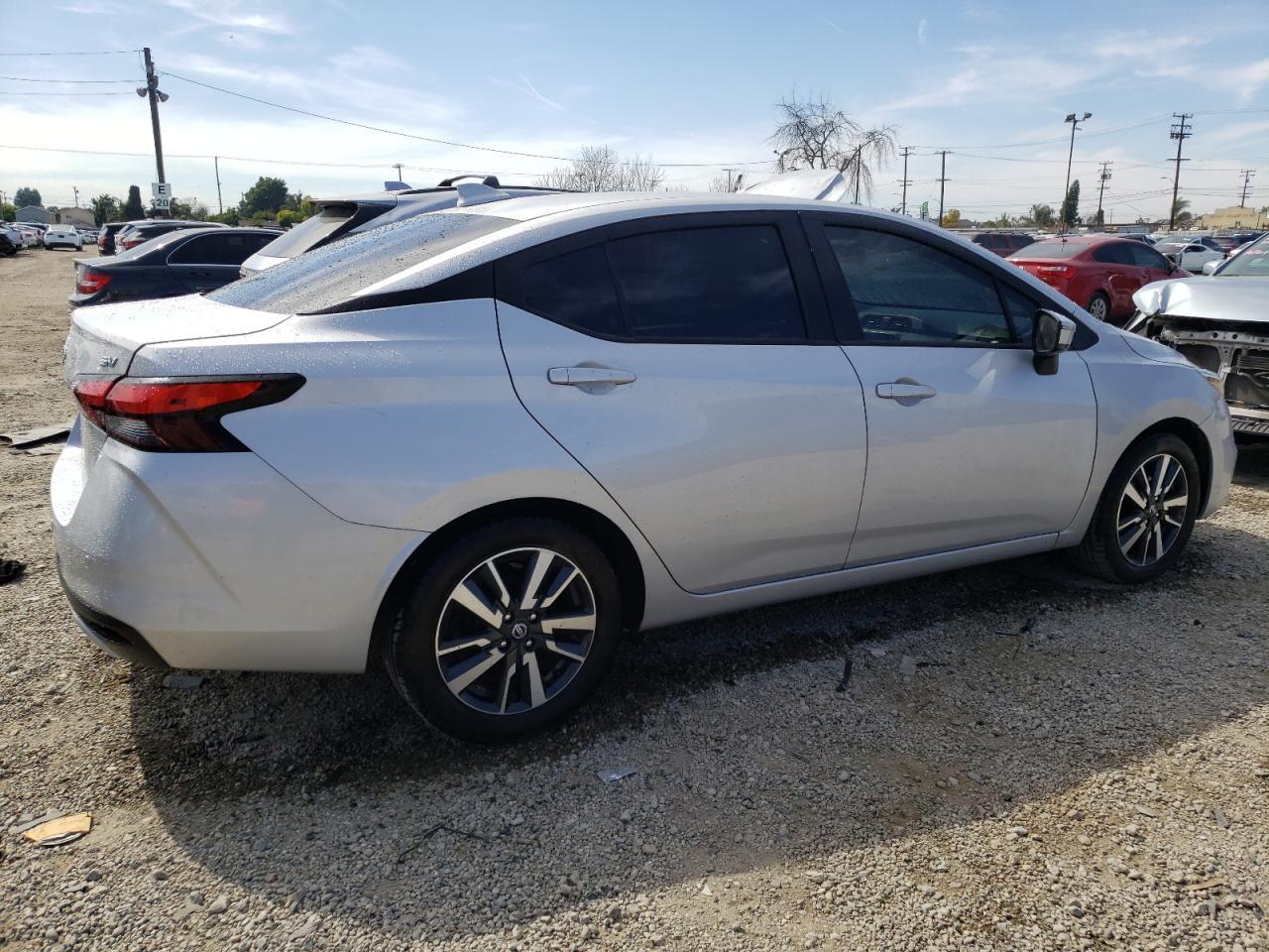 2021 NISSAN VERSA SV - Фото 3