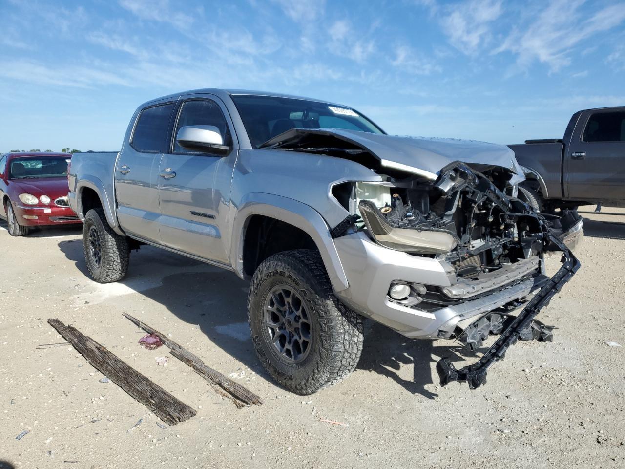2017 TOYOTA TACOMA DOU - Фото 4