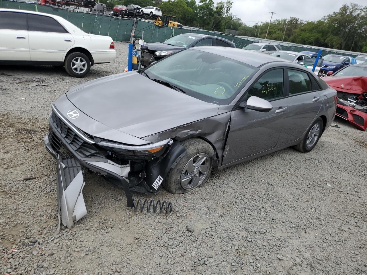 2024 HYUNDAI ELANTRA SE