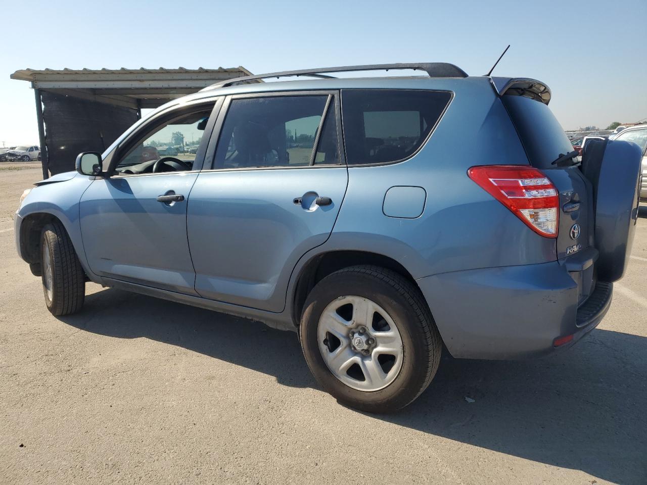2011 TOYOTA RAV4 - Фото 2