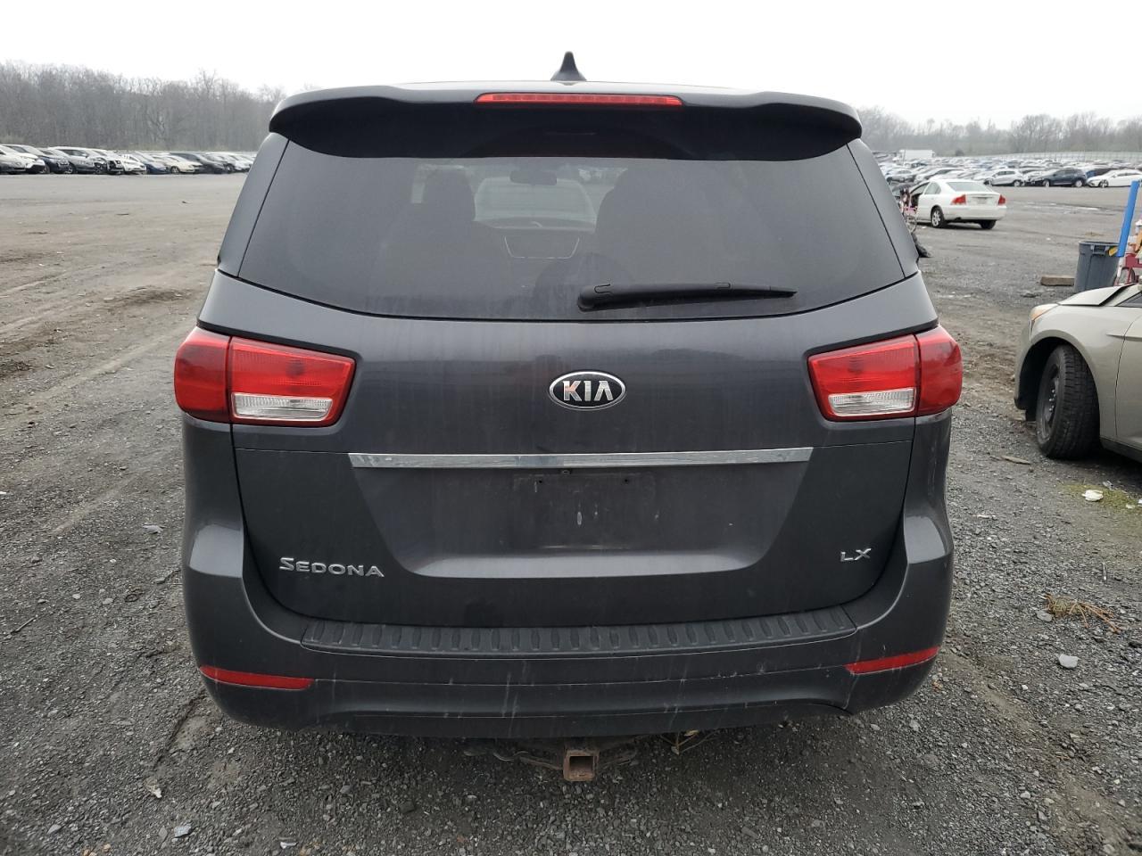 2017 KIA SEDONA LX - Фото 6