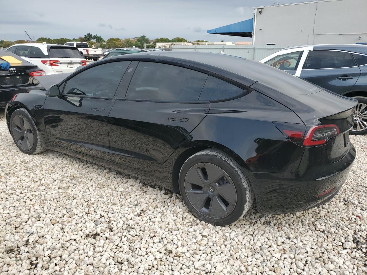 2022 TESLA MODEL 3 - Фото 2