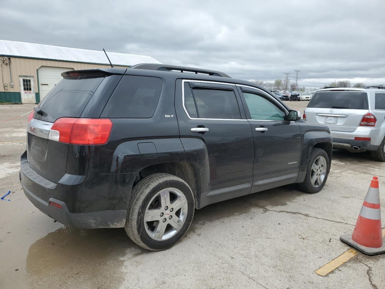 2013 GMC TERRAIN SL - Image 3