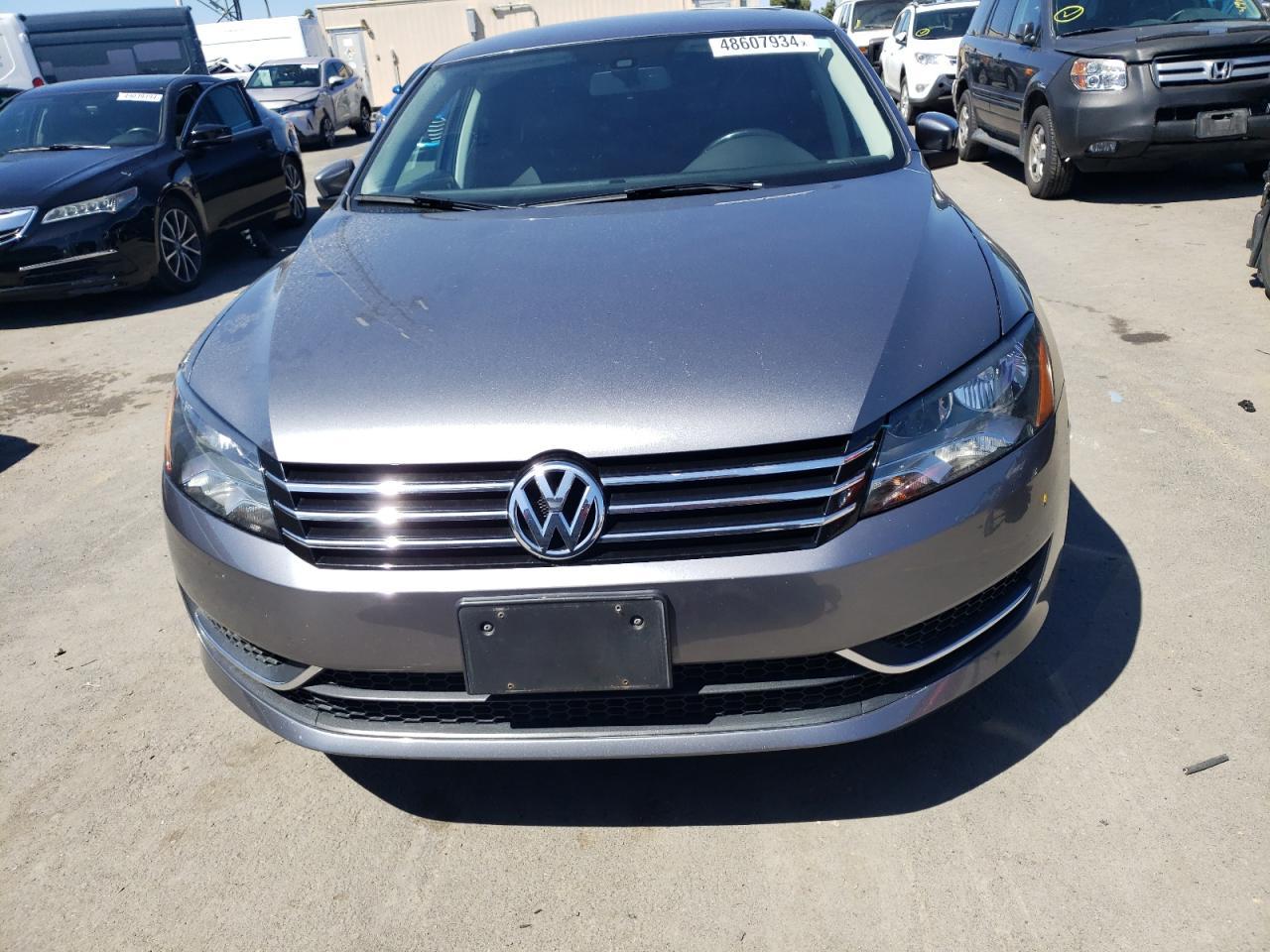 2014 VOLKSWAGEN PASSAT S - Image 5