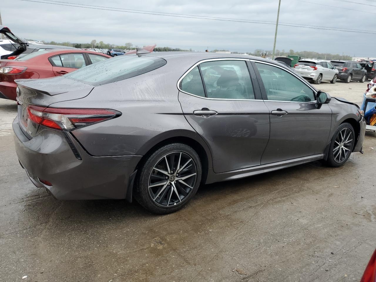 2021 TOYOTA CAMRY SE - Image 3