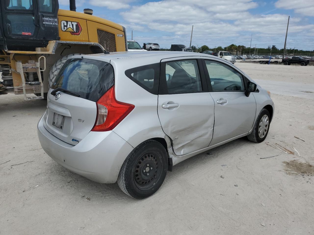 2015 NISSAN VERSA NOTE - Фото 3