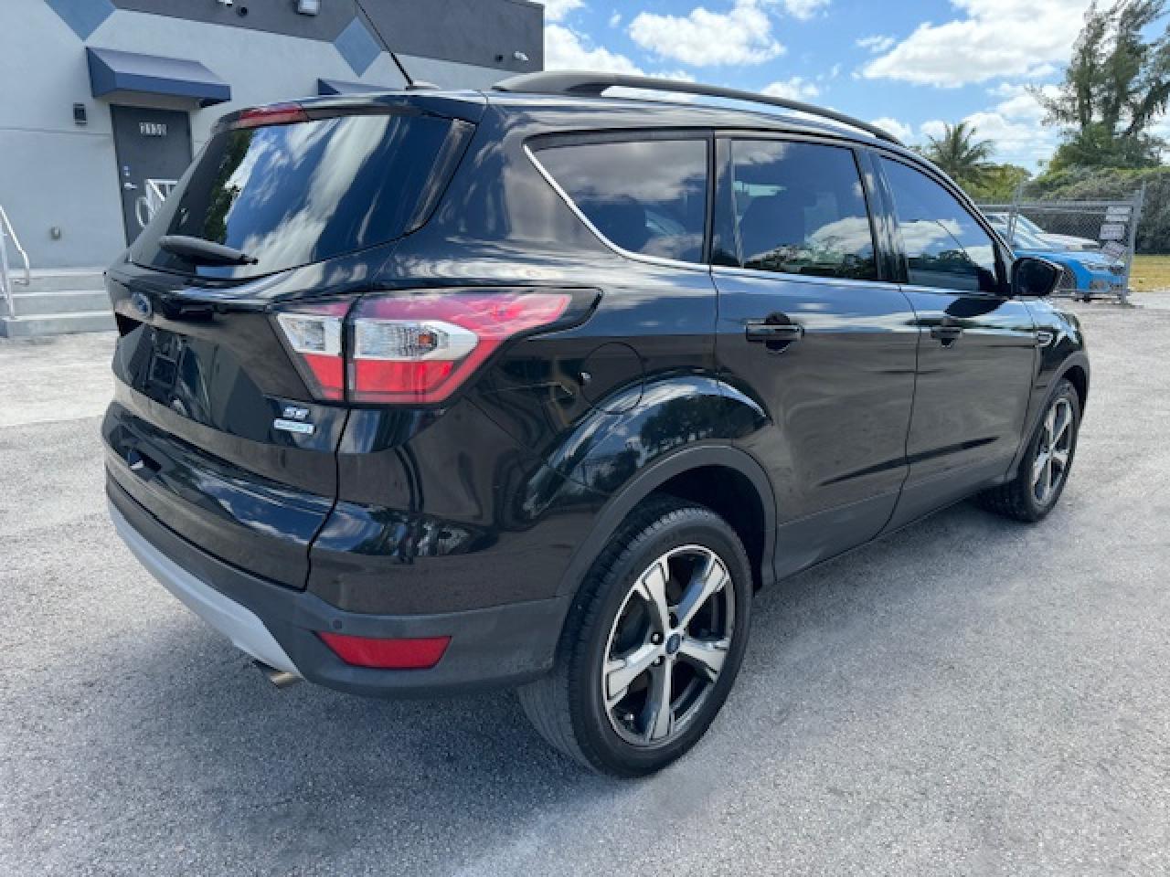 2017 FORD ESCAPE SE - Фото 3