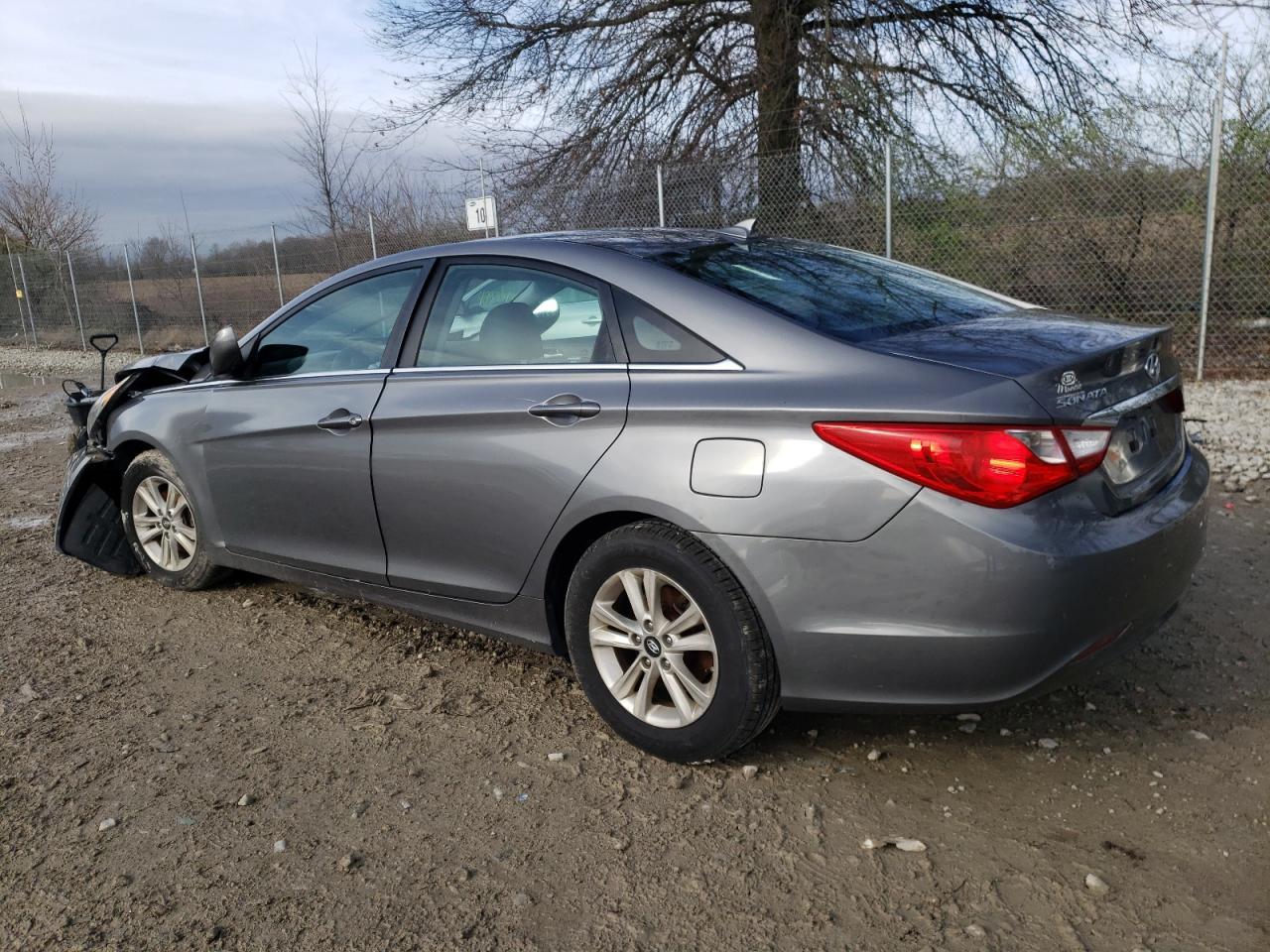 2013 HYUNDAI SONATA GLS - Image 2